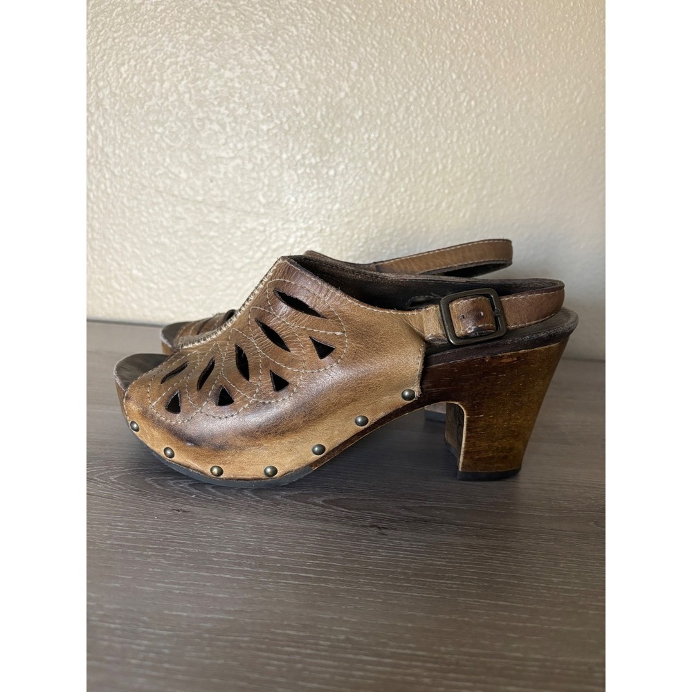 Dansko 6.5/7 Leather Cutout Slingback Clogs Chunky‎ Heel Studded Wood Platforms - Picture 5 of 10